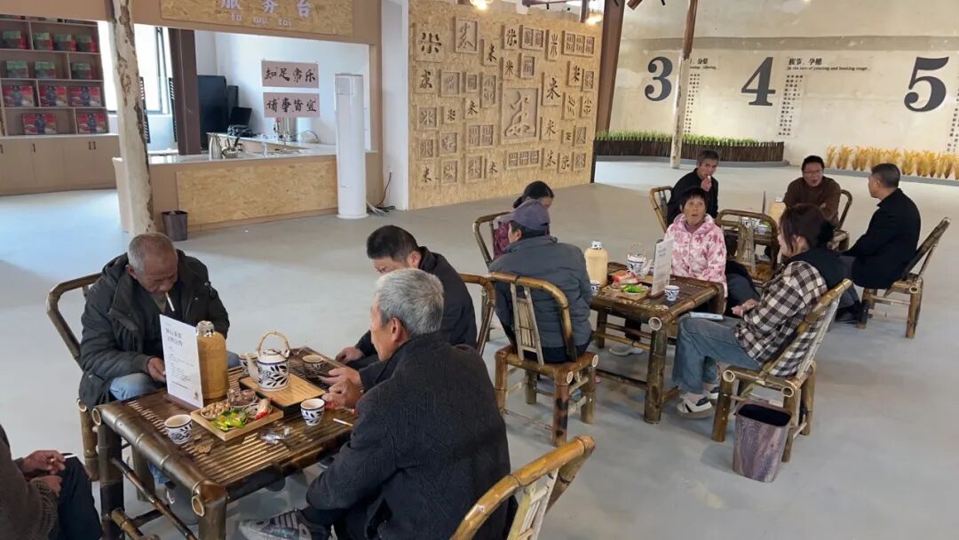 13zs:茶座休闲区.JPG